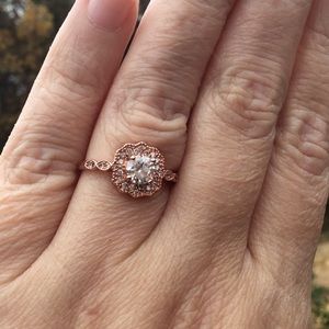 Rose gold Art Deco vintage style engagement ring 8